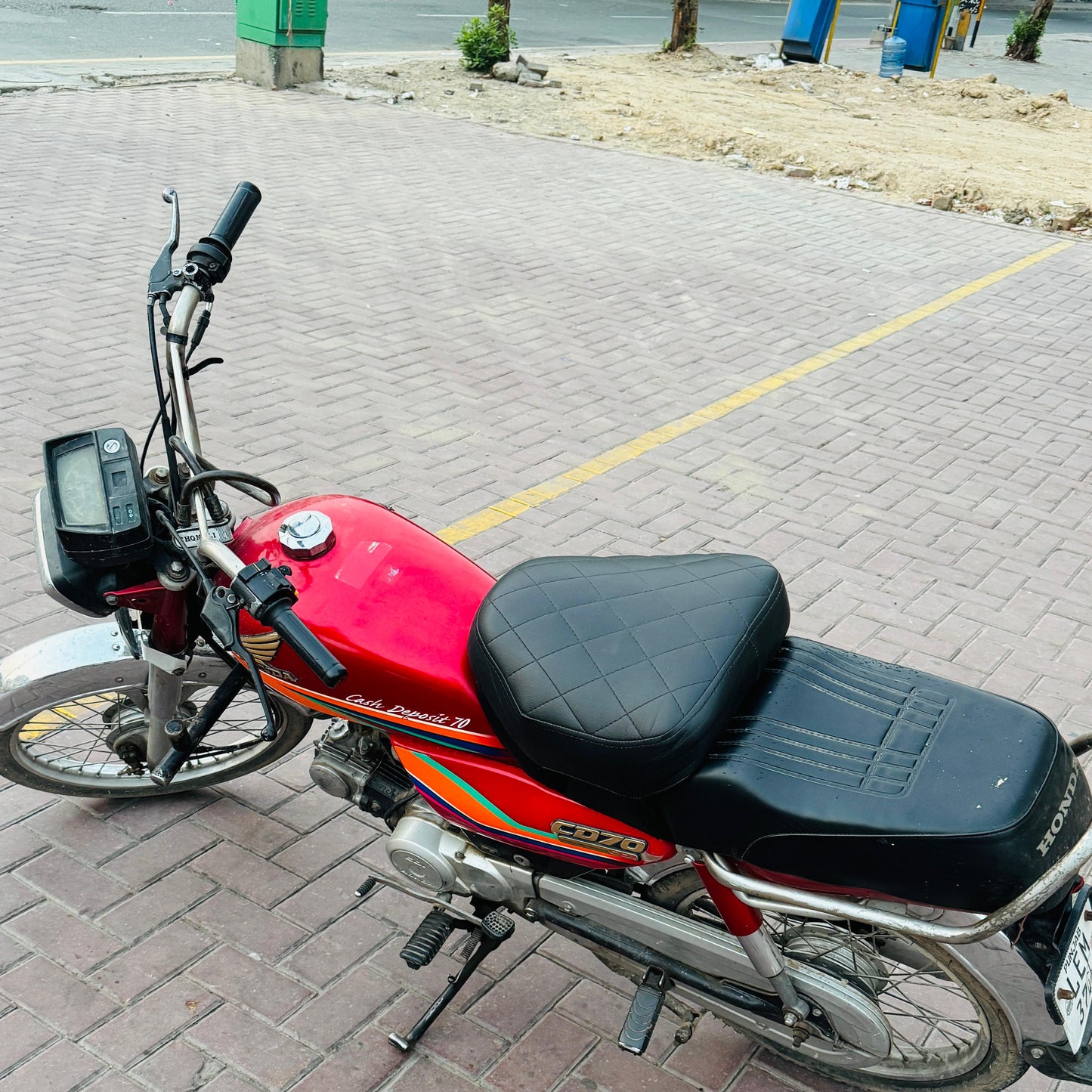 Bike Seat Cushion - Universal Size (CD 70/ CG 125/150 CHINA 70/ Suzuki/ Yamaha EVEs & Others)